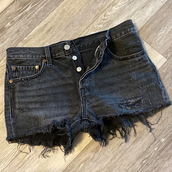 Levi’s Lunar Black Button up Jean Shorts - Picture 1 of 4